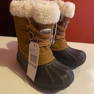 Nautica Little girl boots size 9!